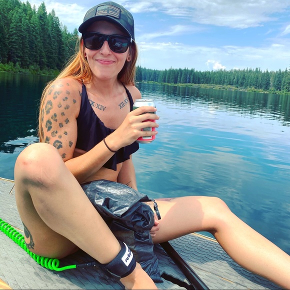 Meet your Posher, Laura - Picture 3 of 4